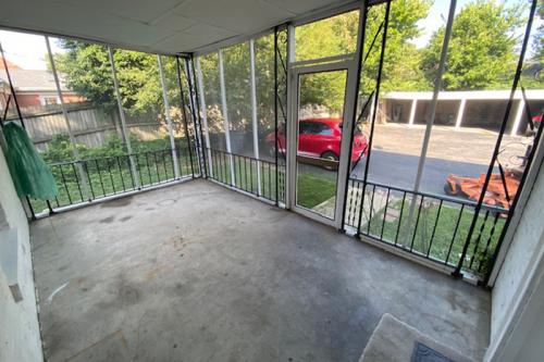 224TaylorDr-11