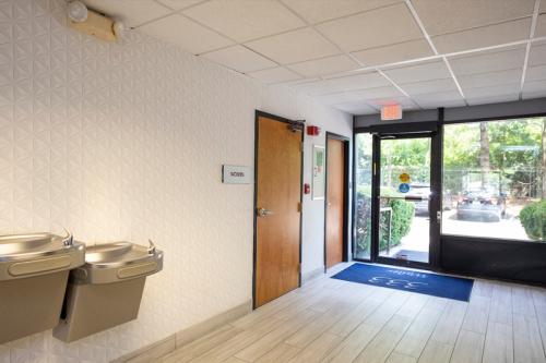 333WallerAve-16